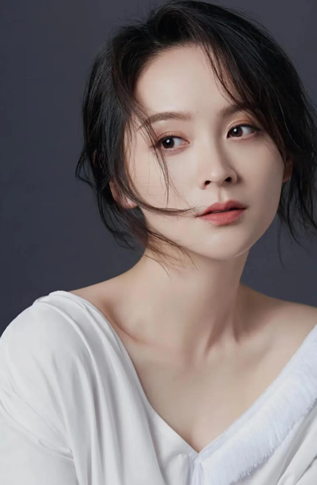 16年豪门婚姻，她终于撕开了那层“体面”的包装纸。丈夫付学费，她付补课费。他