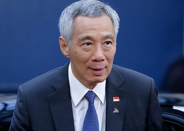 李显龙刚放话不许武统，央视次日亮南天门计划，这波回应太顶了！前脚劝和，后脚