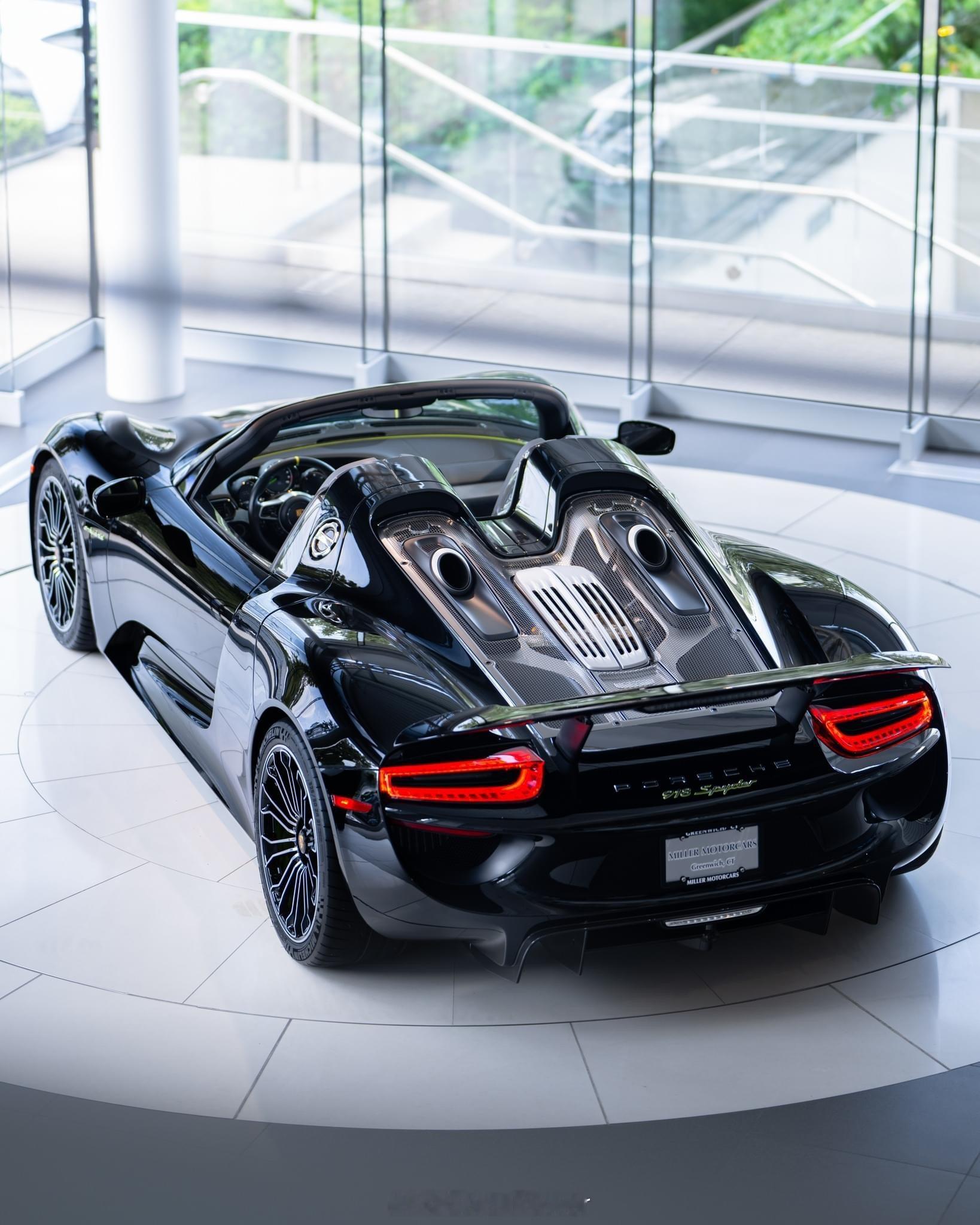 这么老的车看起来还是很科幻🖤🖤🖤918Spyder🖤🖤🖤​​​
