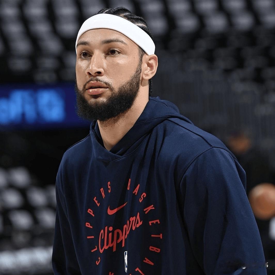 霍华德谈西蒙斯：“西蒙斯还能在NBA找到工作，我认为，其他球队也可以考虑一下