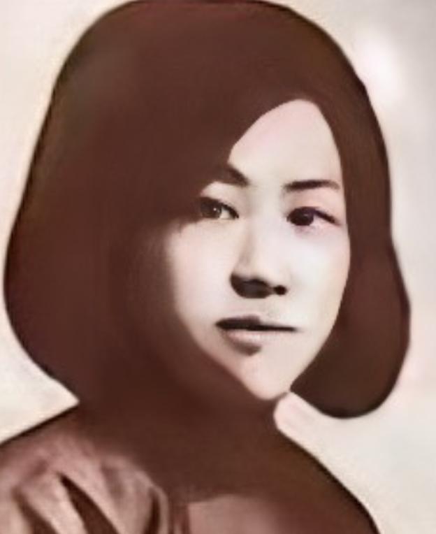 1938年，20岁女地下党被4个特务跟踪三天，到哈尔滨客栈后发现无路可逃，她咬牙