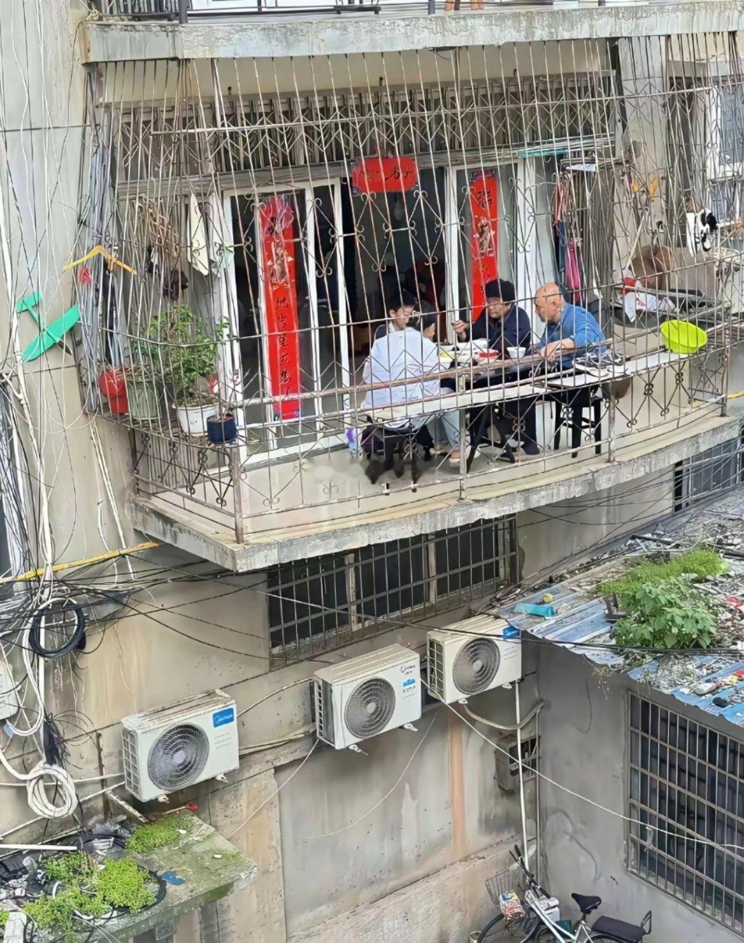 娃儿都长这么大了，还有必要这样做吗？