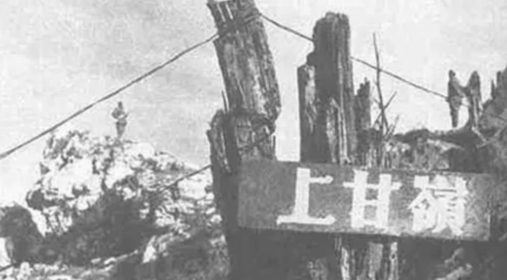 上甘岭战役下半程，十二军接替十五军，李德生观察到敌人在炮火掩护抵近前沿时，步枪迟