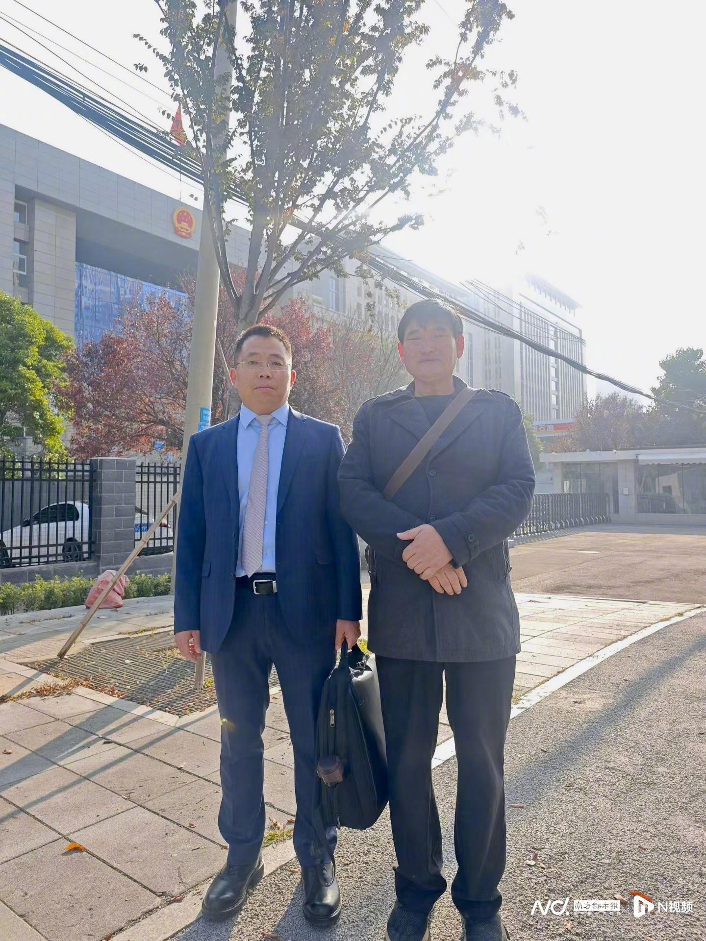 #网暴者当面向大衣哥说对不起#【“大衣哥被网暴案”宣判！代理律师称网暴者认罪认罚