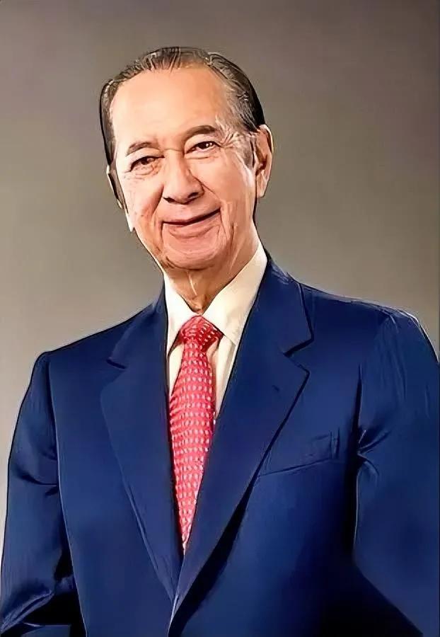 赌王一句话道破人性！赌场送的香槟藏着什么？葡京曾被曝内部手册：客人赢钱后