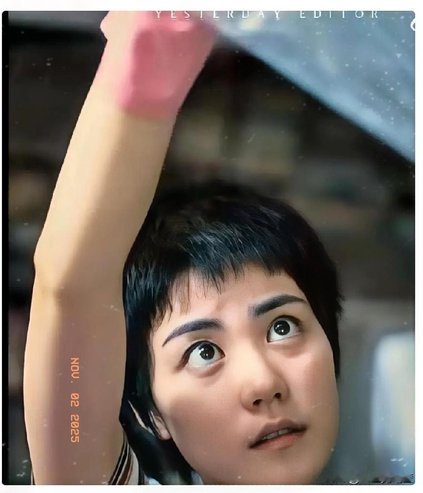 王菲给王家卫拍戏的时候通常就拍一遍，拍完上面包车就走了，杜可风说道：王菲更在