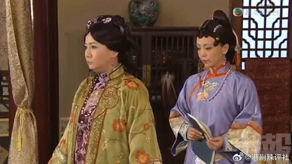 伍詠薇與楊思琦日前在節目中大爆當年拍攝TVB時裝劇時，某位「前輩大姐大」拉幫結派