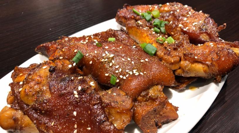 猪肉中“最毒”器官，我国虽明令禁止，但还有人不知情在买来吃猪肉天天吃，五花一