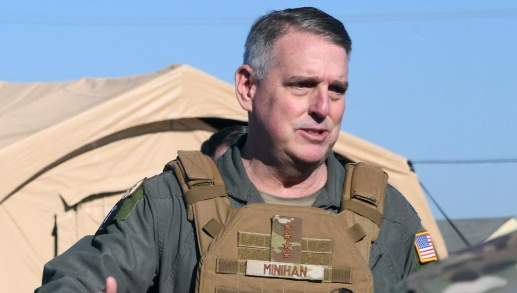 纸老虎终于露馅了！那个曾叫嚣“2025年中美必有一战”的美军司令，退休后竟然交了