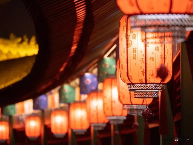 春节假期每次消费超过100元的话记得要发票，可以抽奖的。本次活动时间是全部春