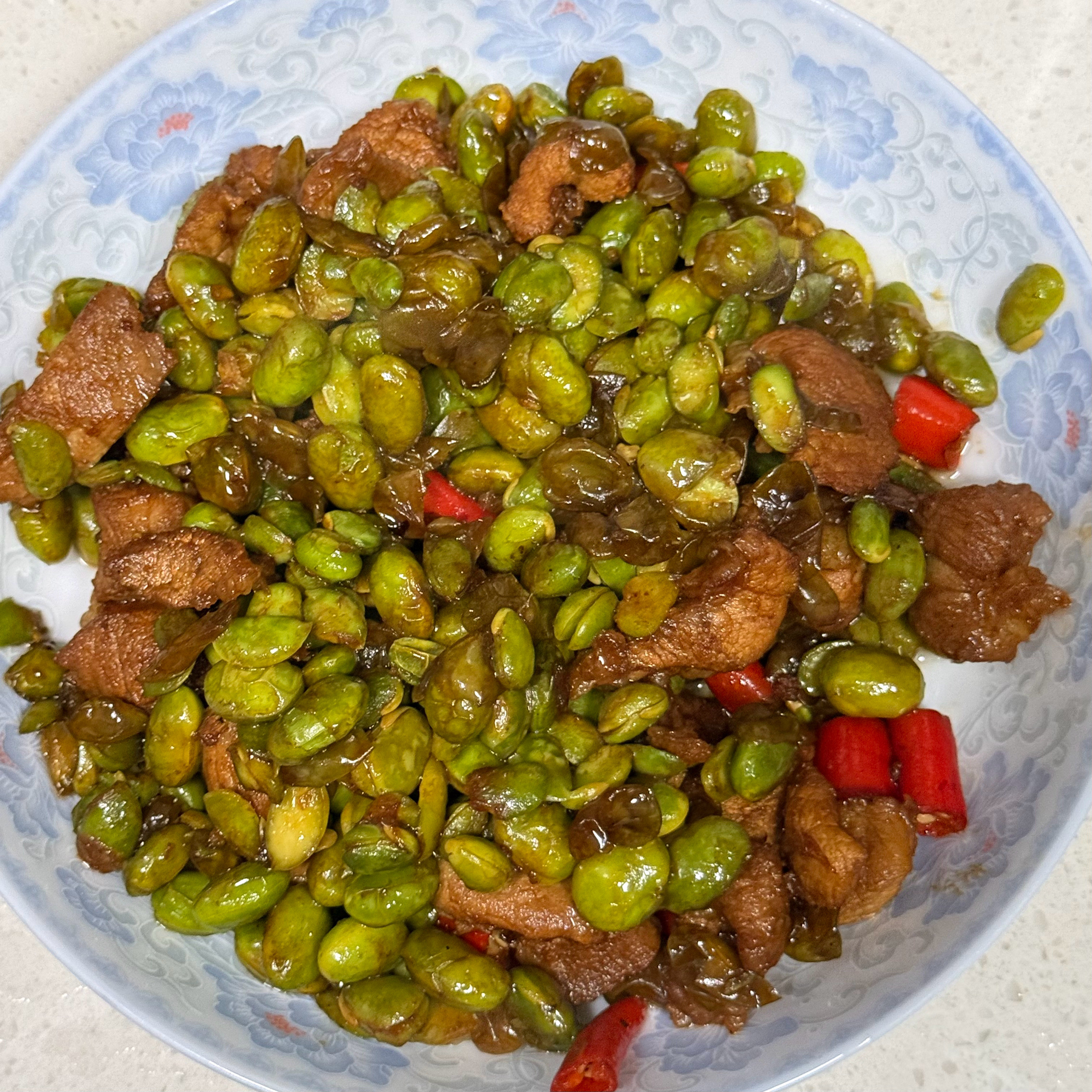 明天午饭已严肃准备安徽经典下饭菜毛豆烧肉