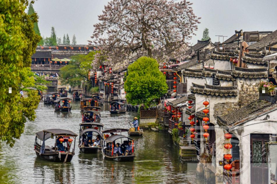 最憋屈的旅游是什么？假请了，票抢了，酒店订了，几千块砸进去，千里迢迢赶到景区一看