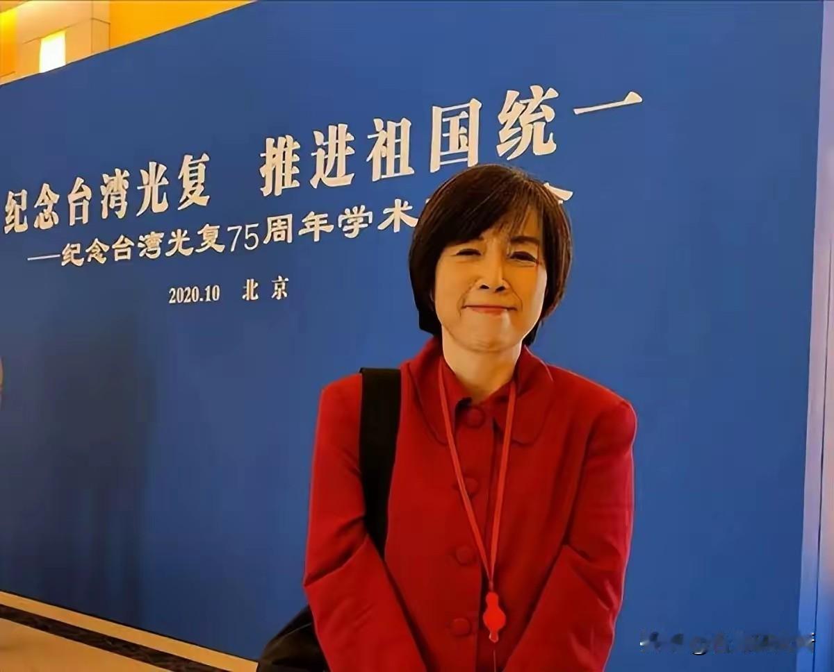 昨天黄智贤的发言又引起争论很多人说她不是统派了你们觉得她变了吗