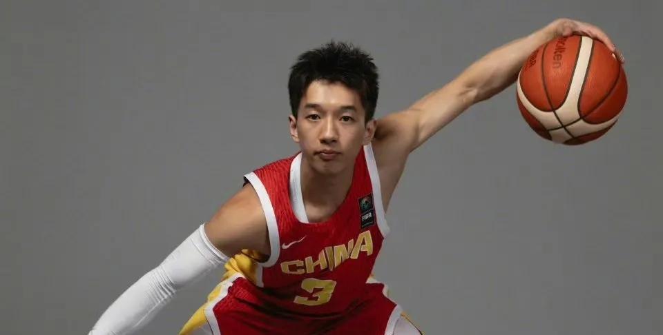 打约旦队杨溢17个助攻让广东自媒体吹嘘起来了！他们却忘了杨溢一分未得，投篮5中0