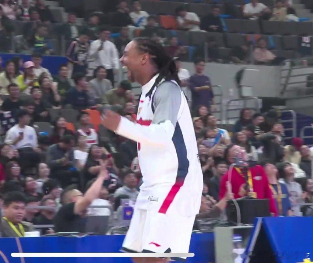 这两张表情包哪个可爱