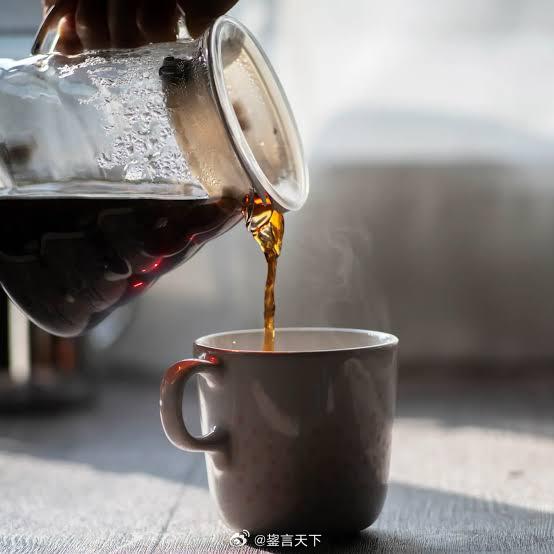 每天喝咖啡可能有助于保护肝脏健康根据《华盛顿邮报》报道，越来越多的科学研究显示