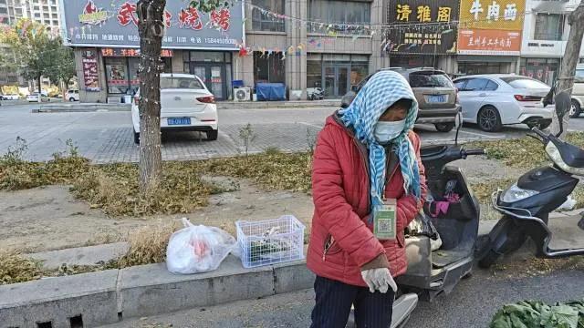 营口鲅鱼圈昨天格外的冷,加上我有10年没有买衣服了,这些年又到处漂泊,所以衣服散