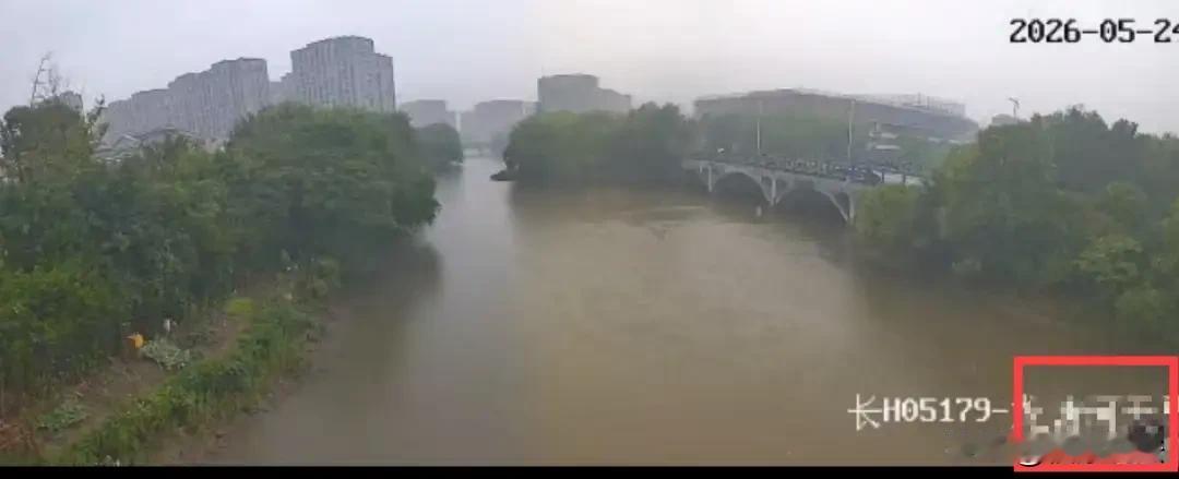 “差点酿成悲剧！”浙江杭州，17岁女孩网瘾重，父母2次将她送到戒网瘾学校，后又送