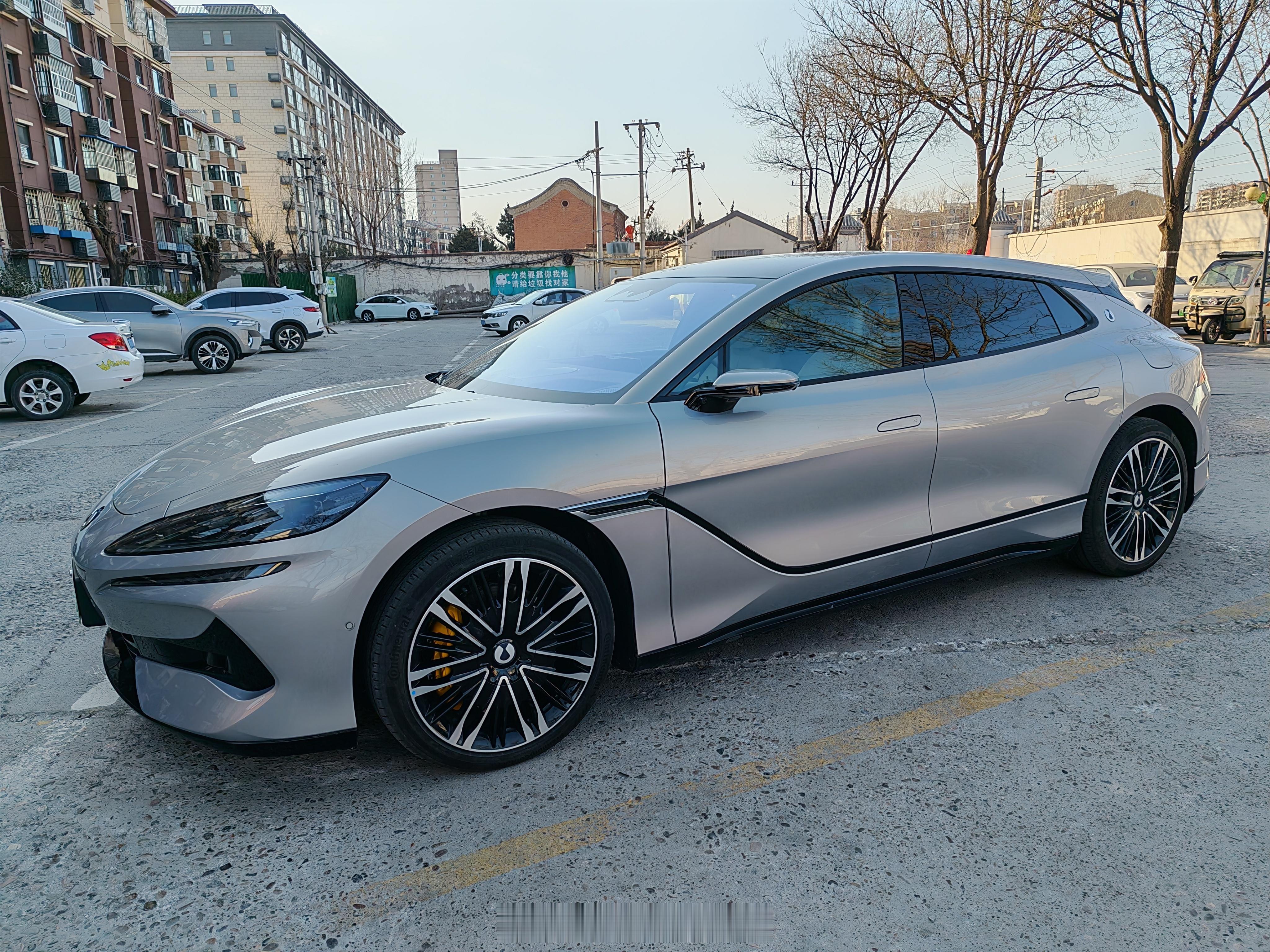 没想到，春节假期就这么结束了。分享一下开腾势z9gt的真实感受：1.首先颜值是