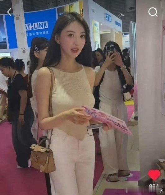 叶珂真实生图太吓人了，这身材一点也不像是生过孩子的好有型