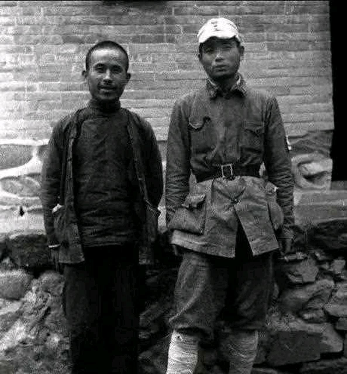 1941年，八路军侦查员刘锡坤执行任务时，晚上住在一个地主婆家，地主的儿媳让出了