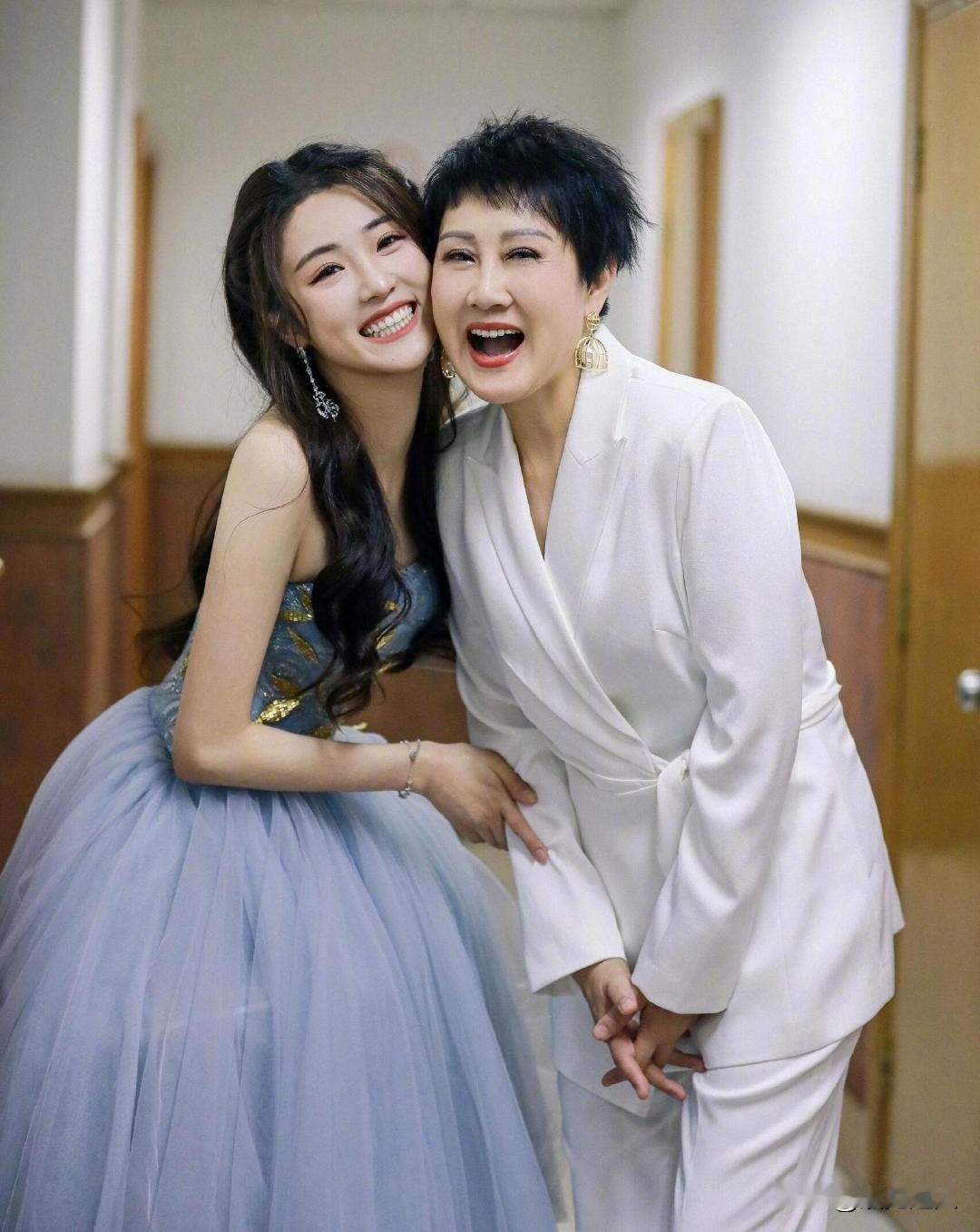 星二代上综艺就一定自带光环吗？未必。张凯丽女儿张可盈官宣加盟《无限超越班》，一出