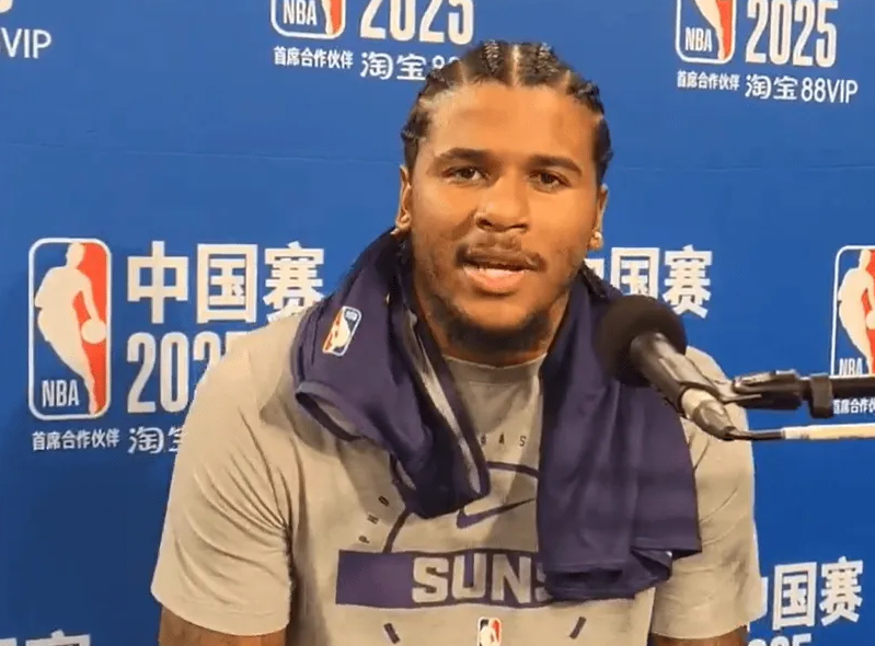 太阳球员杰伦-格林在NBA中国赛现场接受了记者采访。其中，有记者问到格林，被交
