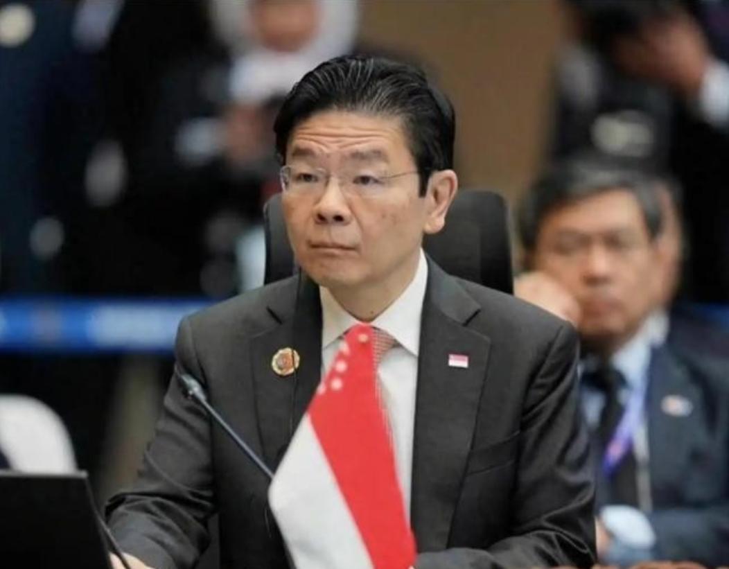 这两天，看到中国如此严厉制裁日本，当初还替日本讲话的新加坡总理黄循财可谓是瑟瑟发