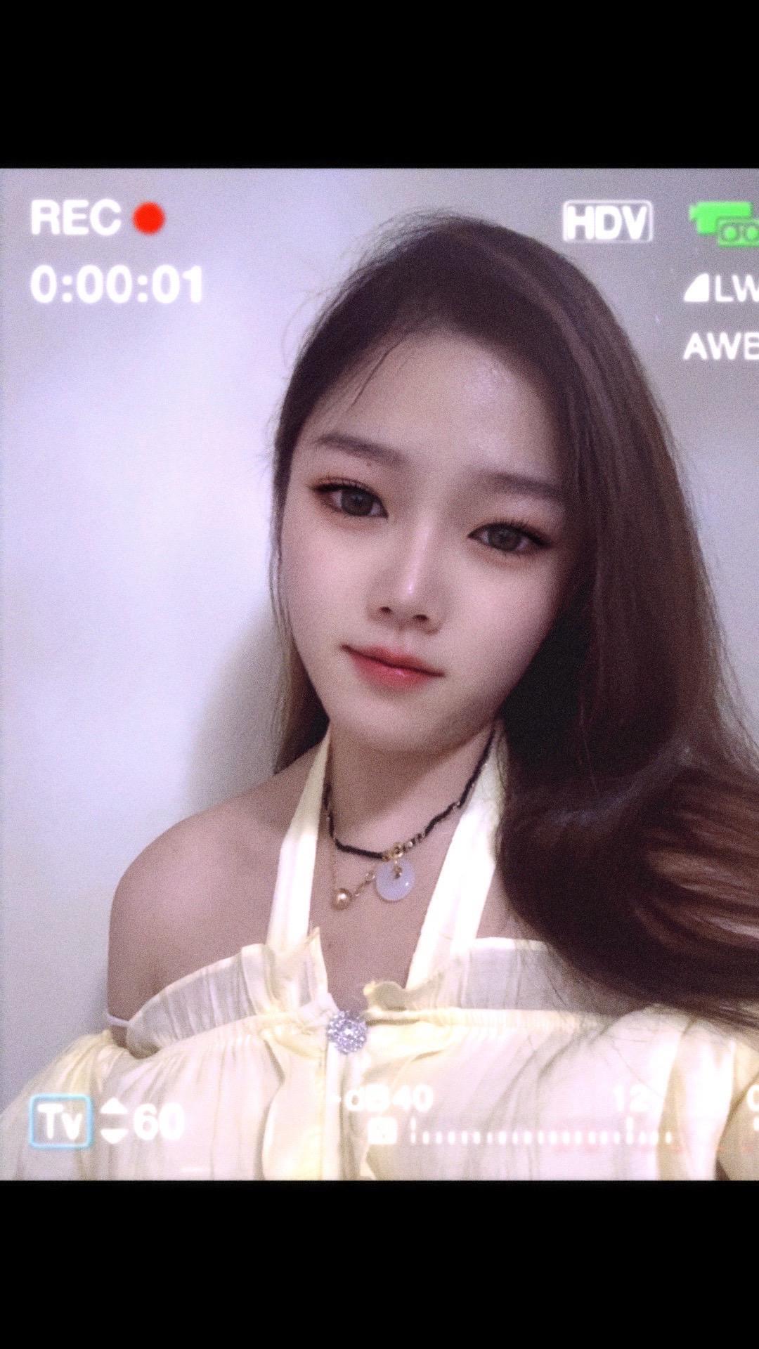 有些心情不需要文案，安静胜过千言万语🌹