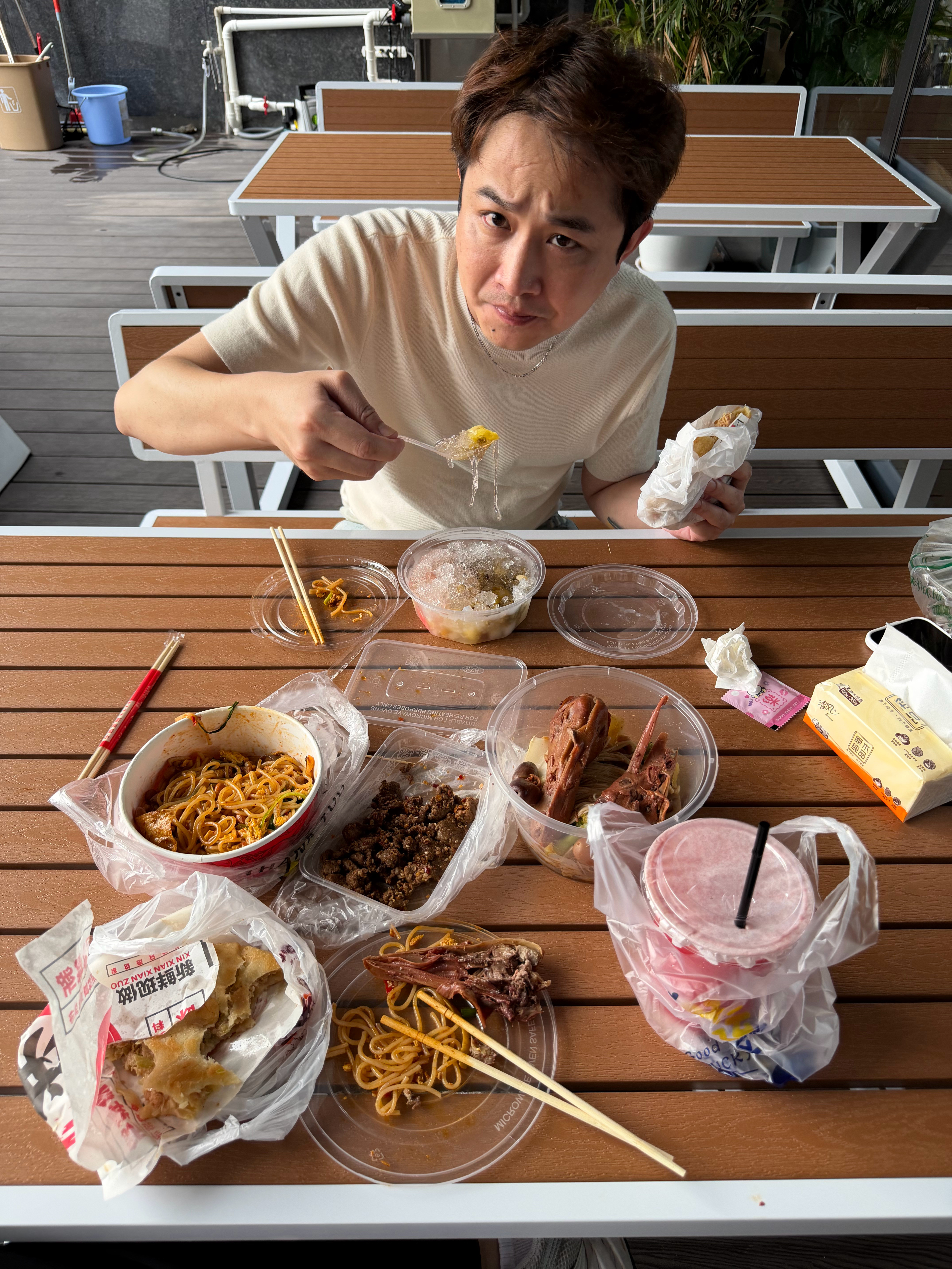 你在公司有饭搭子吗吃饭时候，找个同事一起去吃