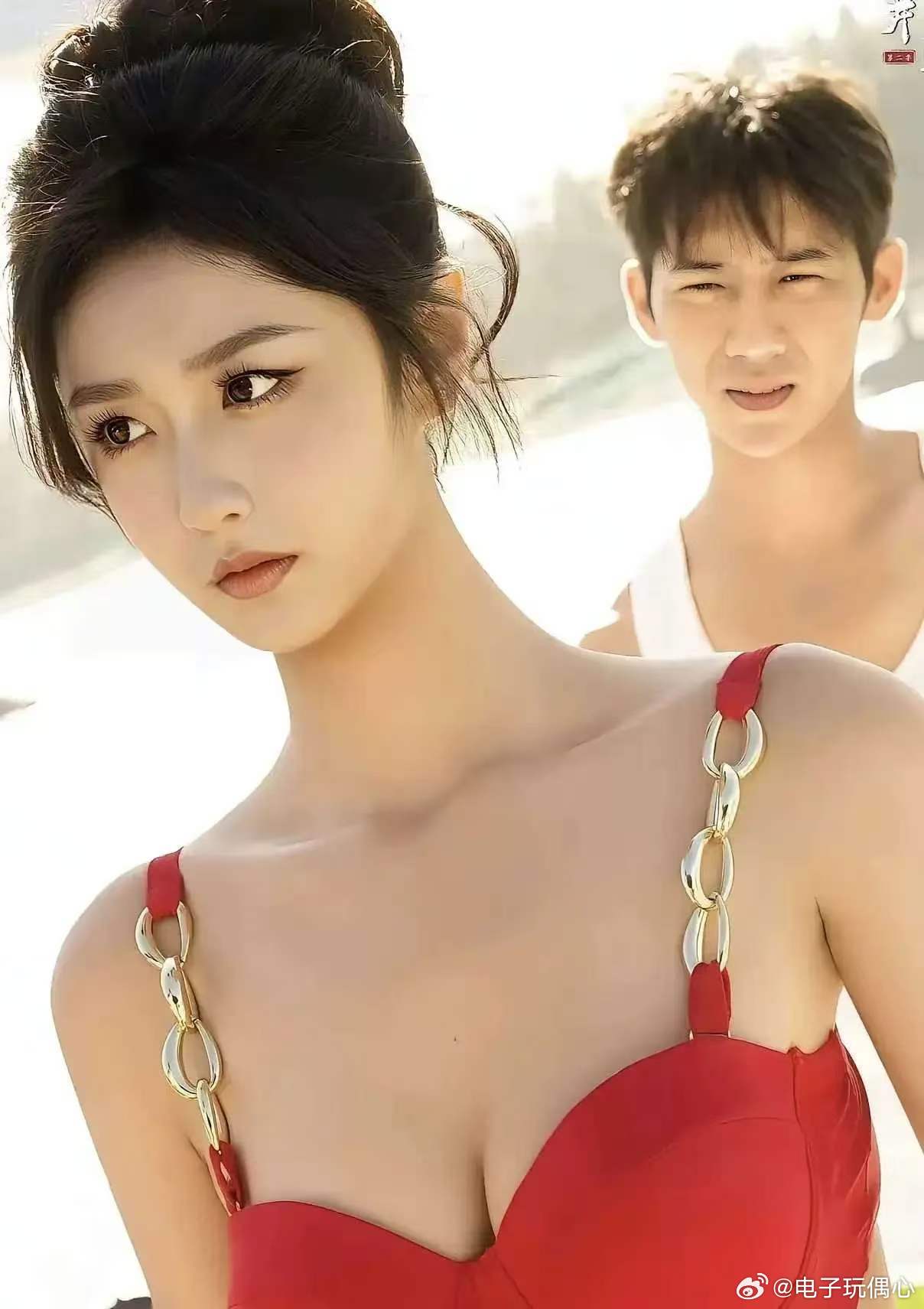 高子怡确实是短剧女演员中的绝色！她的身材也是绝了！