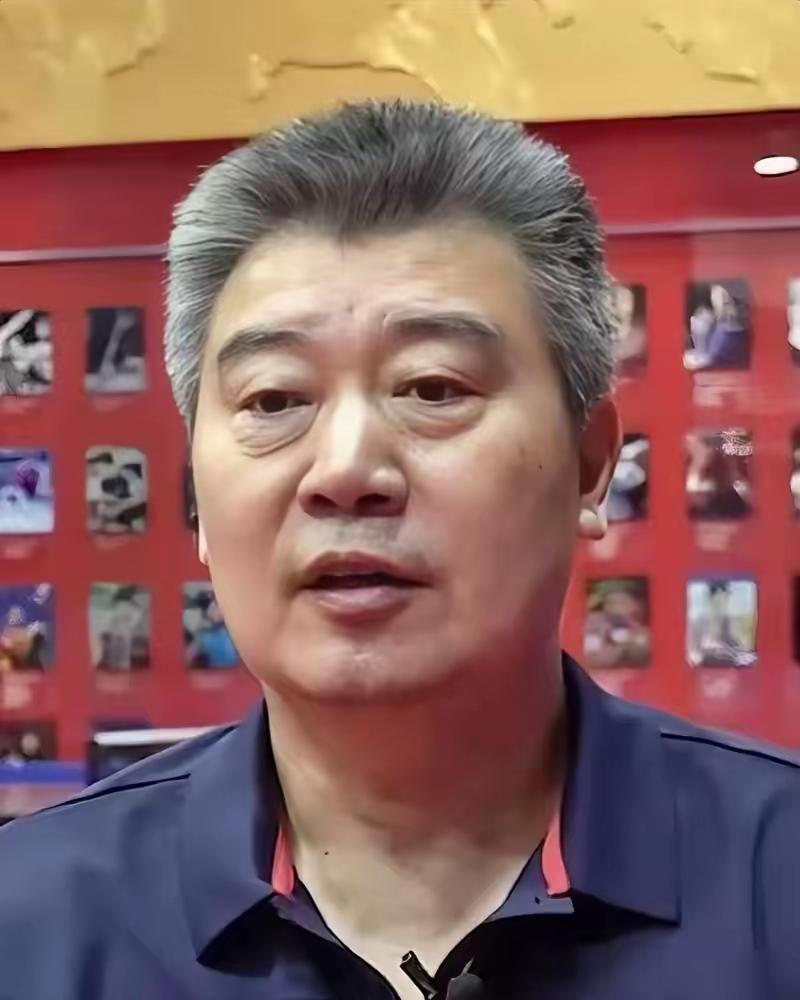 国乒内部出大事了，总教练李隼罕见发话，点名王曼昱没有球威，这四个字比输球本身还严