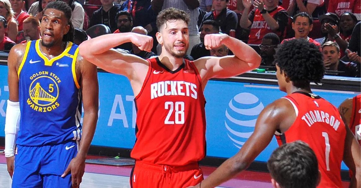 火箭队上赛季首发阵容只有申京一个没篮打球员，而本赛季至少有申京和阿门都没篮，赛季