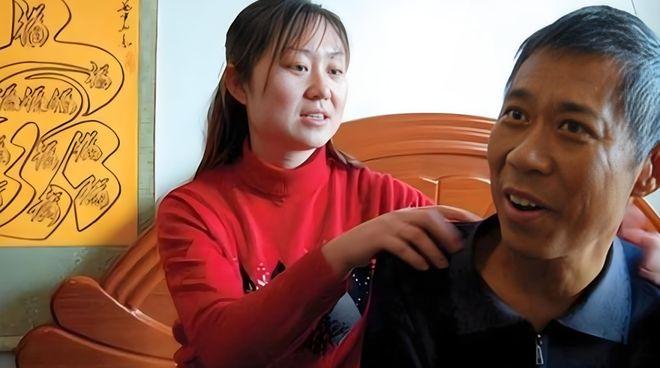 2007年，河北儿媳张建霞瞒着娘家人，主动割下69%的肝脏给公公续命3年，感动了