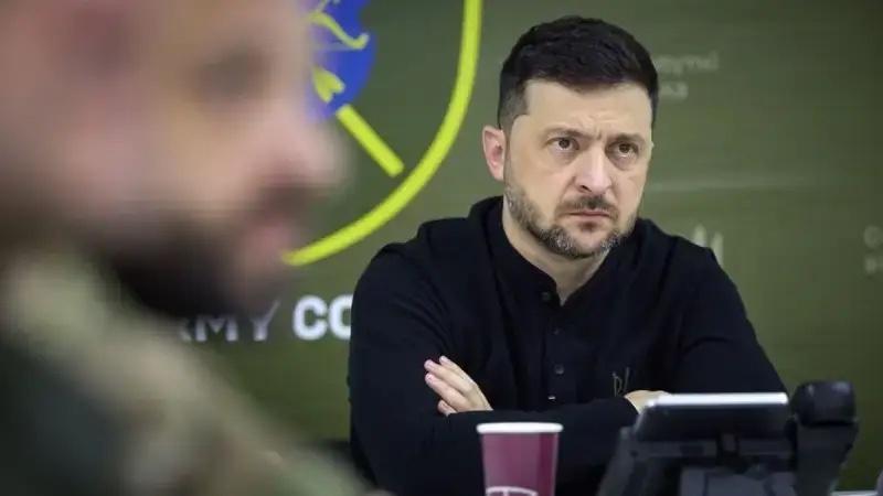 就在刚刚乌克兰向美国提交的一份“妥协方案”被曝光当地时间11月19日，泽连斯基前