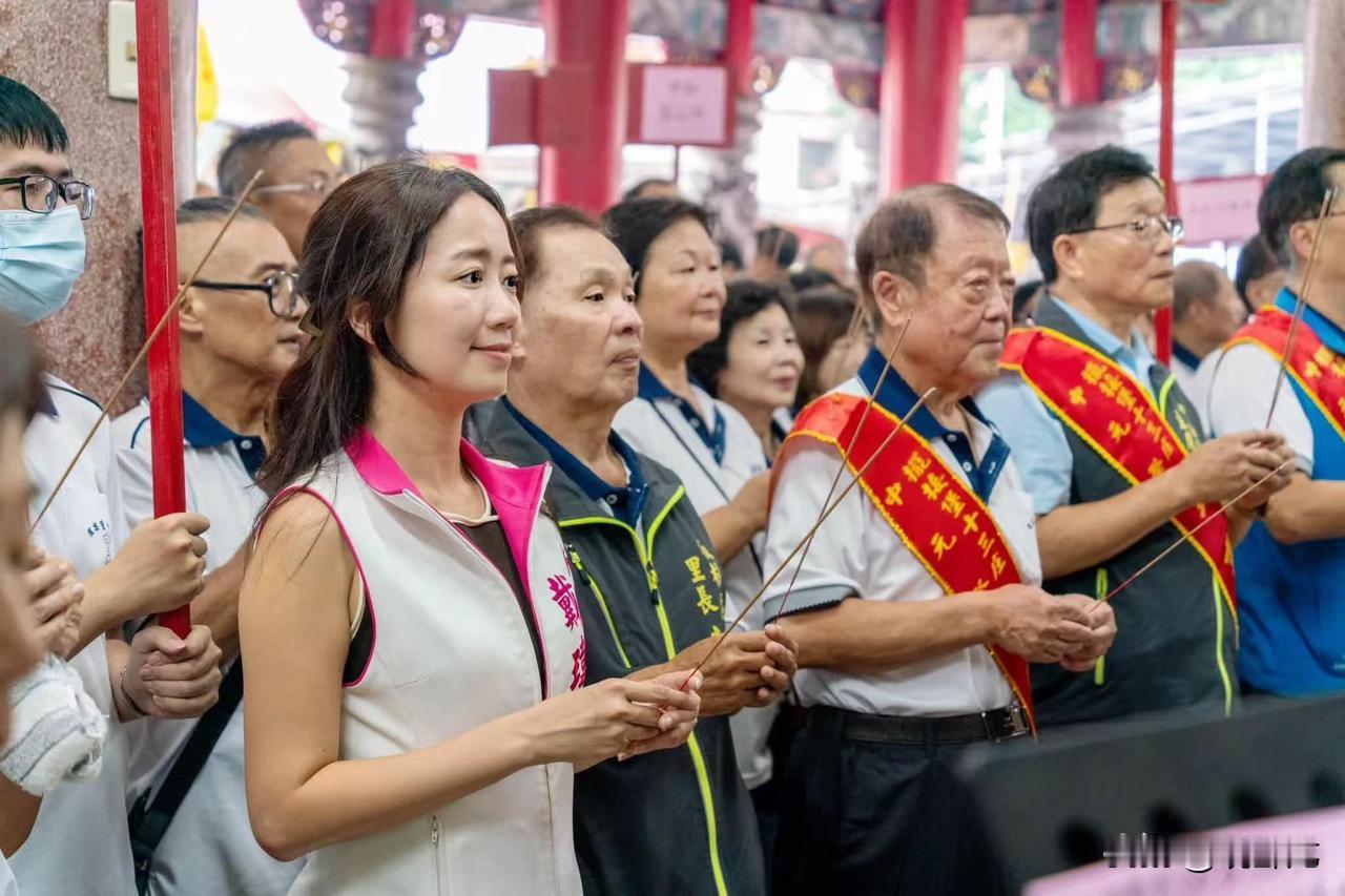 民进党戴玮姗“小心机”被我识破。戴玮姗近两天参加了中元节祭祀活动，并发放印有