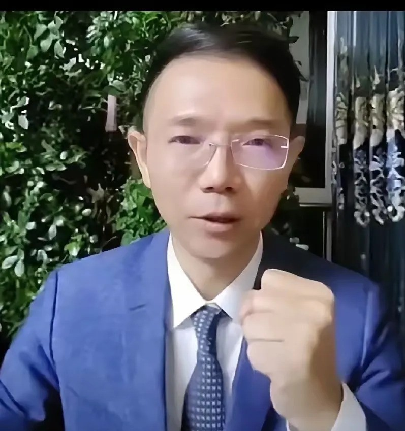 最近李律在直播间扔出了个超级大瓜！他提到了一个神秘的