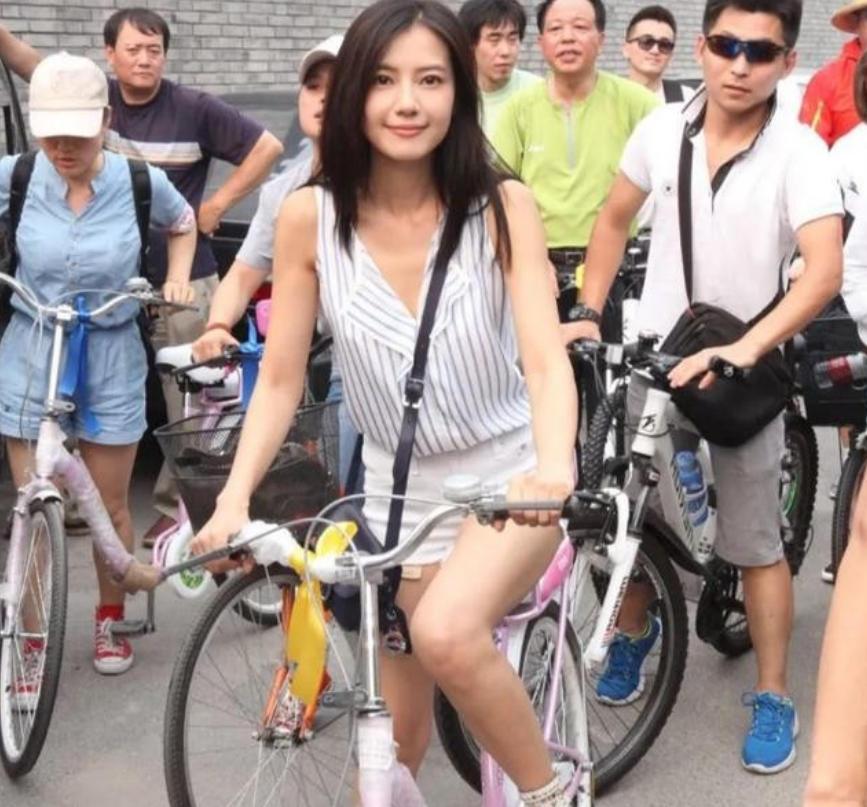 2005年，26岁的高圆圆问张亚东：“你已经离婚5年了，何时娶我？我想给你生孩子