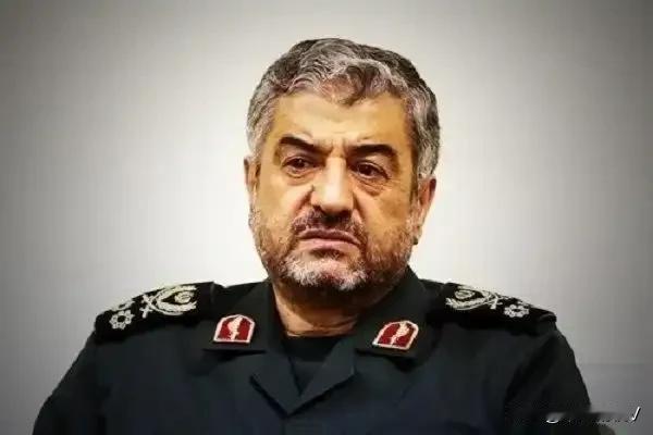 3月12日，伊朗革命卫队空军指挥官萨达尔·伊斯梅尔·德甘，在阿拉克遇袭身亡。同车