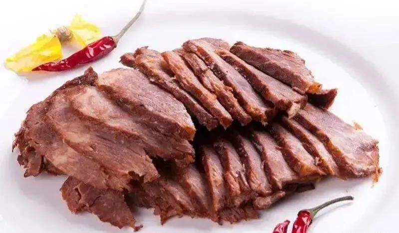 很多人以为练出肌肉，只要拼命做抗阻运动就够了。其实吃比练更关键！今天跟大家分享我