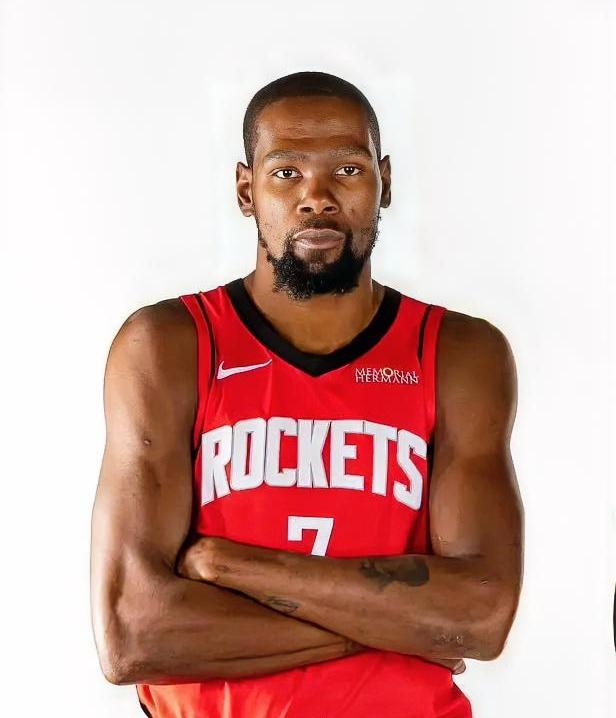 火箭队本赛季球员发挥，三分能力是最强的！1、杜兰特，三分场均投篮7.4次，三