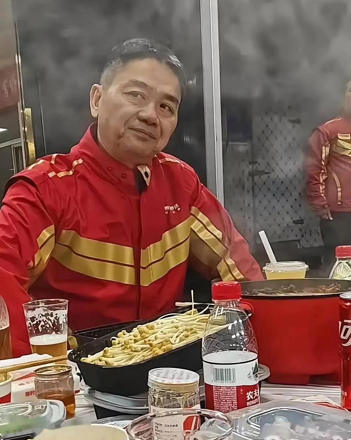 专业到离谱！法国巴黎，京东海外仓库深夜遭团伙洗劫，损失3个亿，作案过程堪比电影大