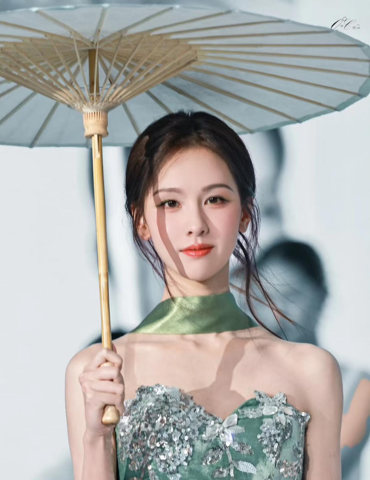 有些女人天生就是享福的命你就说演员陈都灵吧1993年出生在厦门的她，从