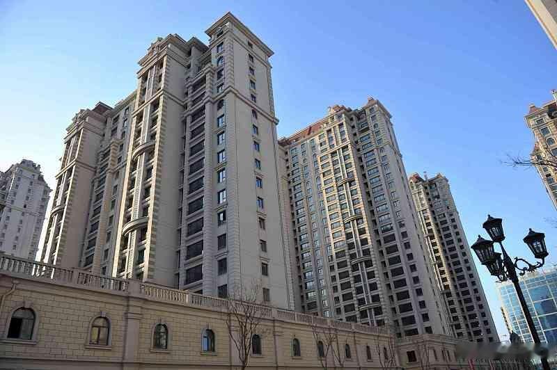 哈尔滨楼市：截至9月24日，南岗房价从8500跌到8300，仅降200；道里从