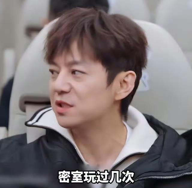 何炅玩密室被拒入场！只因年龄超出门店限制，网友感慨破防……何炅在综艺《我们