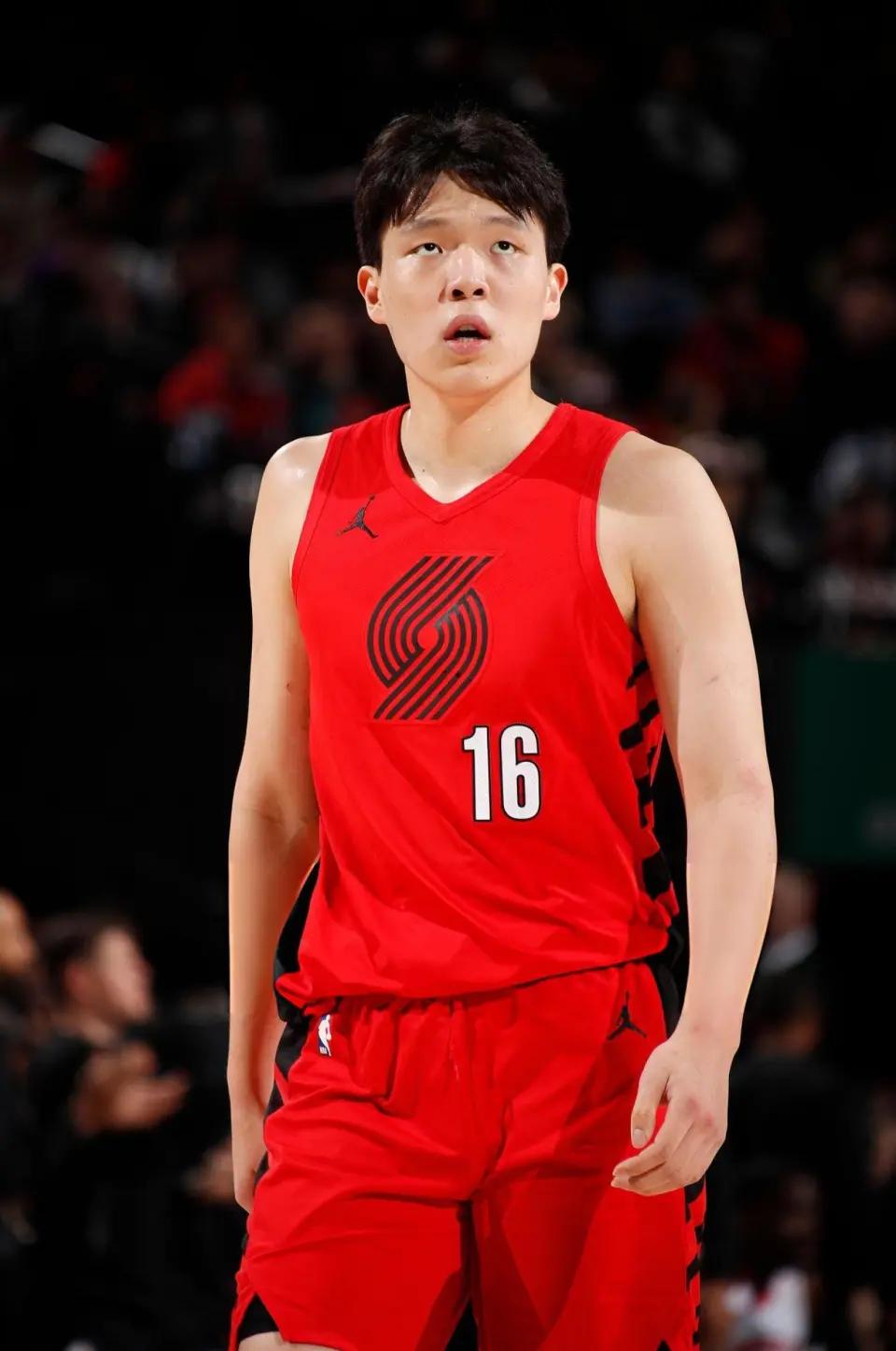 征服主教练，杨瀚森获得首发！杨瀚森8投6中，三分1中1，高效砍下13分4板4助