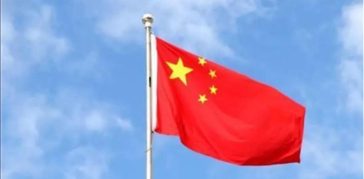还是岛内退将看的透彻！岛内退将张延廷表示，中国亮出轰-六，最起码有三大目的，中国