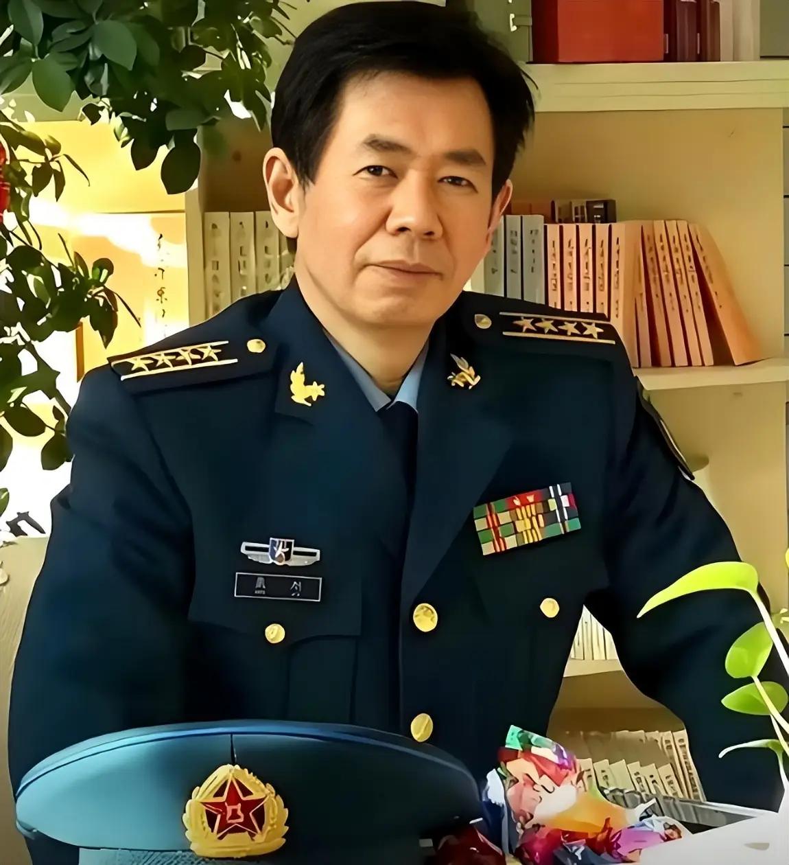 为啥敌人会越围越紧？知名军事专家戴旭说得直白：外敌敢三番五次踩咱们的红线，根本不