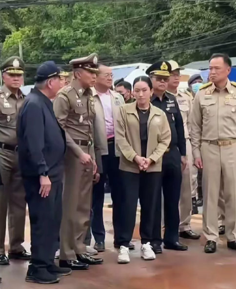 佩通坦在泰国的地位并未动摇，在视察边境时，代总理普坦与众将官将佩通坦围绕在核心，