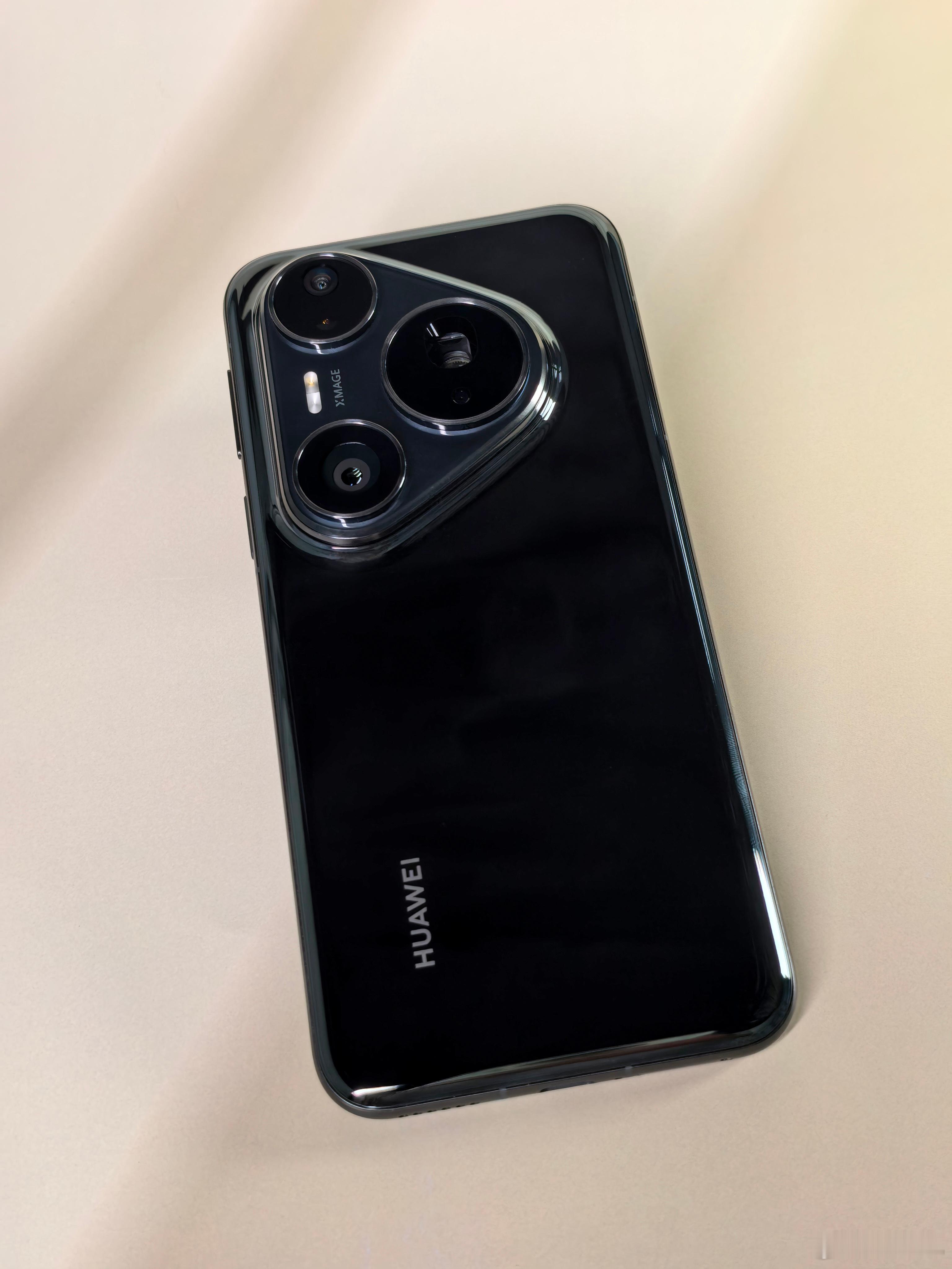 最近入手了一台华为Pura80Pro，来聊聊使用的感受吧。这手机用起来很跟手，